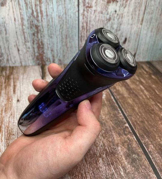 Водонепроникна електробритва VGR V-306 e006 фото